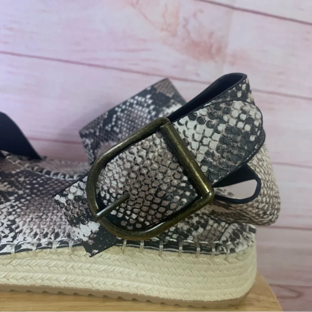 Qupid Snakeskin Espadrille Flatform Sandal‎ Size 9